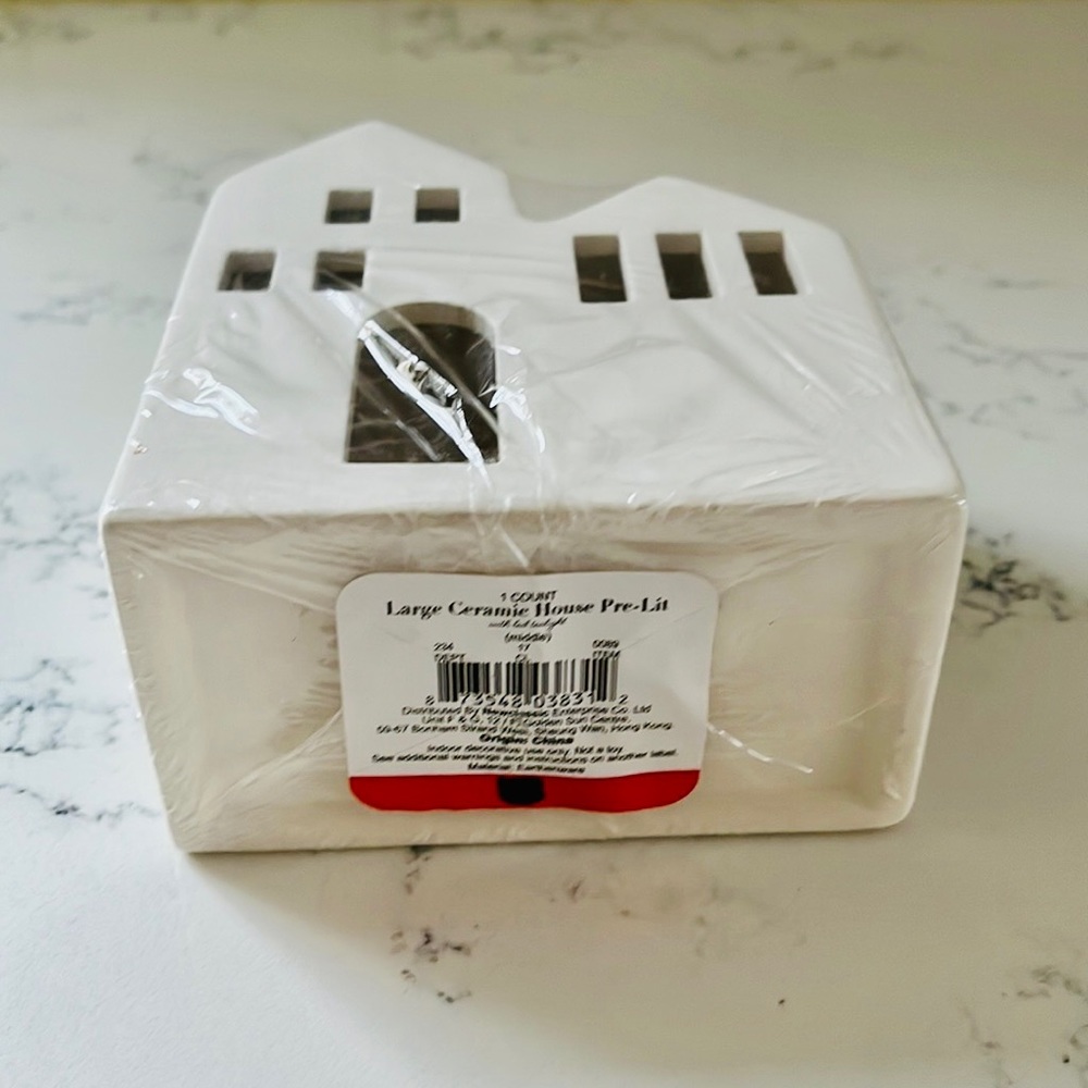 White Ceramic Split Level Light Up House - Picture 8 of 10
